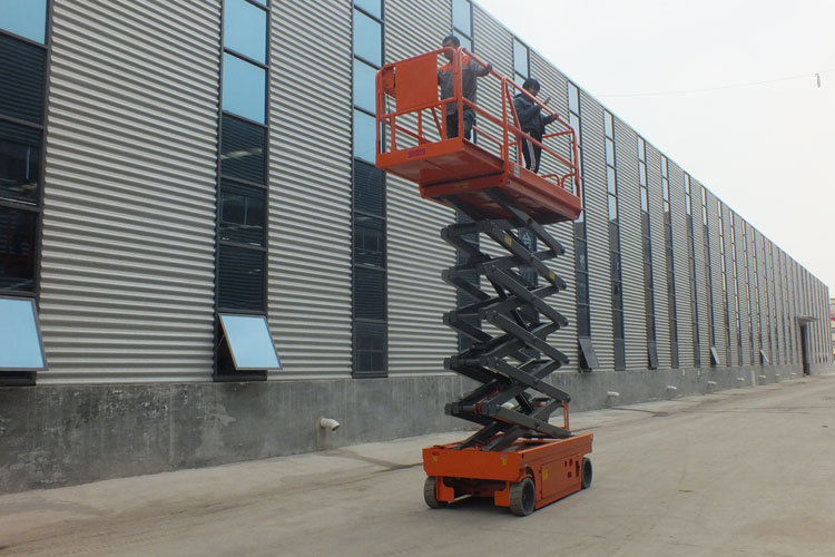 自行式升降機 自行式升降機