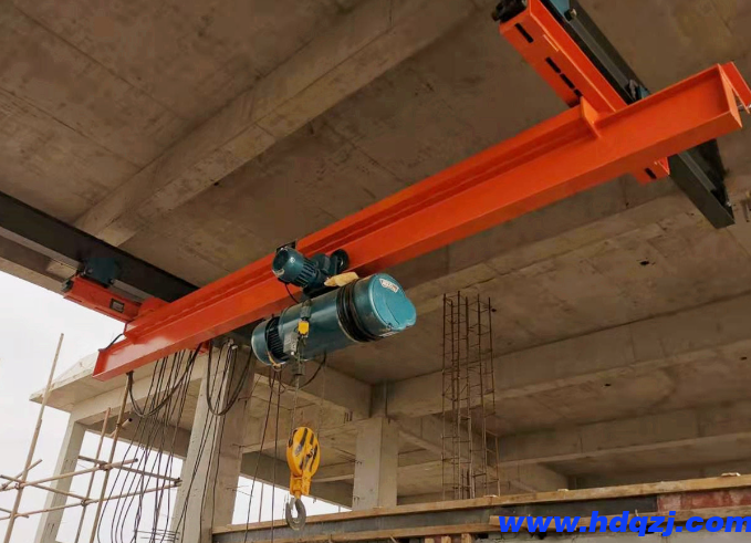 單梁起重機(jī)起止搖晃的原因及影響，怎么吊裝？