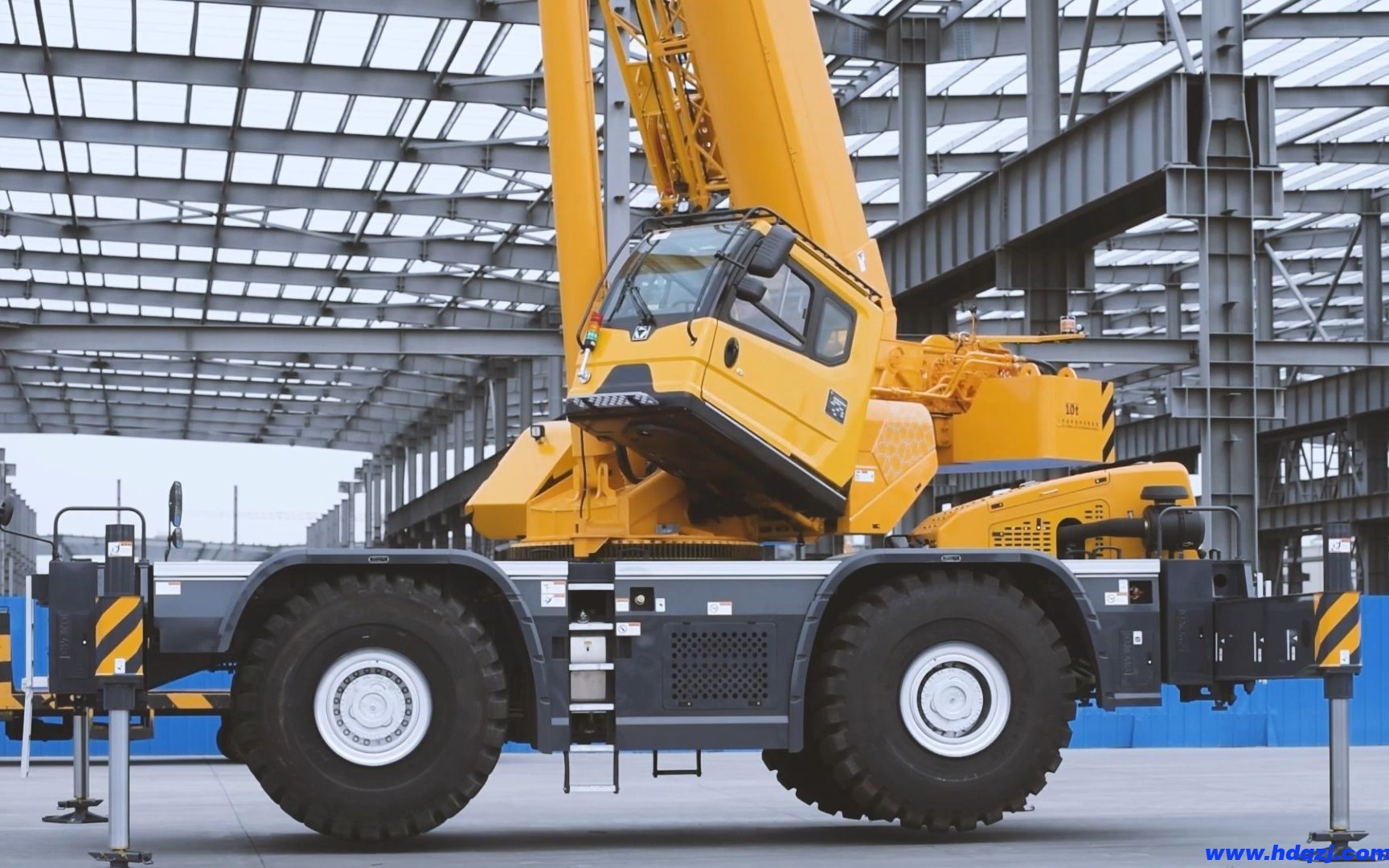 輪胎起重機(jī) 輪胎起重機(jī)