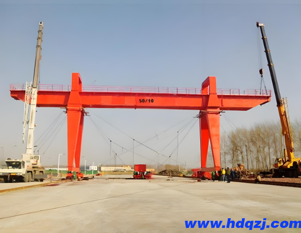 門(mén)式起重機(jī)啃軌現(xiàn)象機(jī)危害 門(mén)式起重機(jī)啃軌現(xiàn)象機(jī)危害